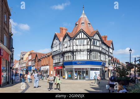 Talbot-Gebäude und Fußgängerzone Hope Street, Wrexham (Wrecsam), Wrexham County Borough, Wales, Vereinigtes Königreich Stockfoto