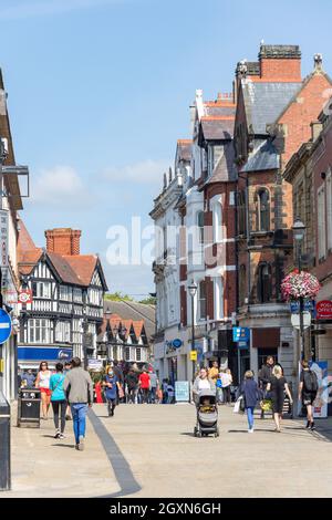 Talbot-Gebäude und Fußgängerzone Hope Street, Wrexham (Wrecsam), Wrexham County Borough, Wales, Vereinigtes Königreich Stockfoto