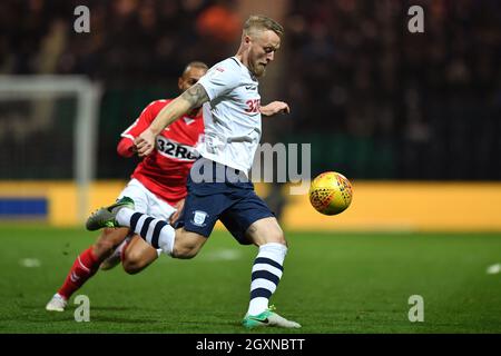 Tom Clarke, Kapitän von Preston North End, in Aktion Stockfoto