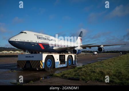 Stillgelegte Boeing 747 G-BNLY von British Airways, geparkt am Flugplatz Dunsfold, Surrey, Großbritannien Stockfoto