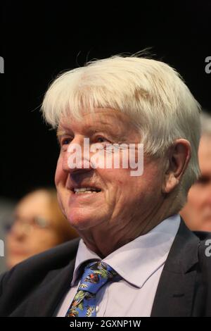 Manchester, Großbritannien. 5. Oktober 2021 Stanley Johnson, Vater von Boris Johnson auf der Tory Party Conference. Manchester, Großbritannien. Kredit: Barbara Cook/Alamy Live Nachrichten Stockfoto