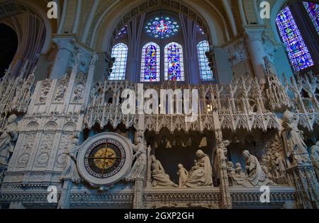 Astronomische Uhr im Chor, Chorgalerie der Kathedrale Notre-Dame, Chartres, Eure-et-Loir, Frankreich Stockfoto