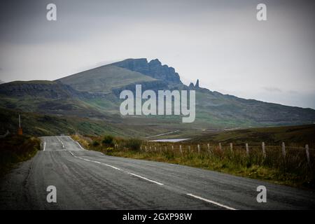 Atemberaubende Landschaften und Meereslandschaften der Inneren Hebriden-Insel Skye Stockfoto