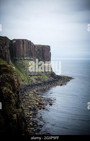 Atemberaubende Landschaften und Meereslandschaften der Inneren Hebriden-Insel Skye Stockfoto