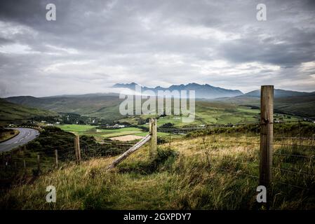 Atemberaubende Landschaften und Meereslandschaften der Inneren Hebriden-Insel Skye Stockfoto