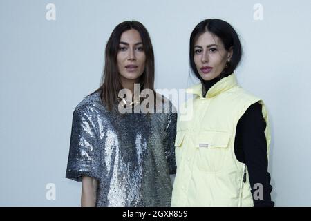 Gilda Ambrosio und Giorgia Tordini nahmen an der Louis Vuitton Show im Rahmen der Paris Fashion Week Womenswear Spring/Summer 2022 am 05. Oktober 2021 in Paris, Frankreich, Teil. Foto von Aurore Marechal/ABACAPRESS.COM Stockfoto