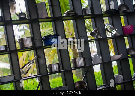Modernes Restaurant Outdoor Küche Kochgeschirr Dekoration Hintergrund Stockfoto