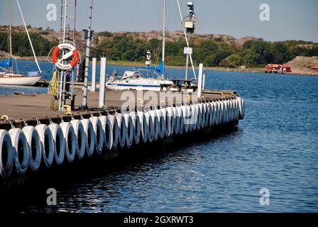 Pier in Bovallstrand an der Westküste Schwedens Stockfoto