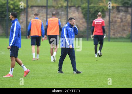 Training des Karlsruher SC mit Co Zlatan Bajramovic und den Testspielern Ricardo van Rhijn und Daniele Opare Stockfoto