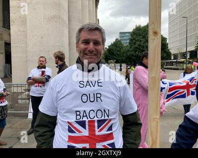 Manchester, Großbritannien. Oktober 2021. Adam Cheale, 47, Chef eines Schlachthofs aus Brentwood in der Grafschaft Essex. (To dpa: The Boris Johnson Show: How the British Prime Minister talks the crisis away) Quelle: Christoph Meyer/dpa/Alamy Live News Stockfoto