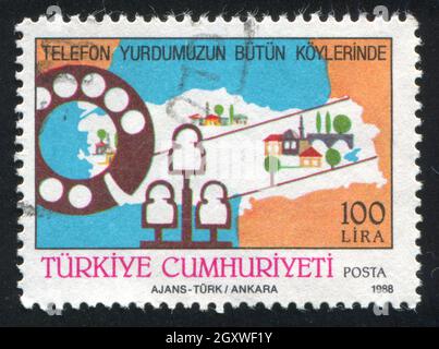 TÜRKEI- UM 1988: Briefmarke gedruckt von der Türkei, zeigt Telefonanlage, um 1988 Stockfoto
