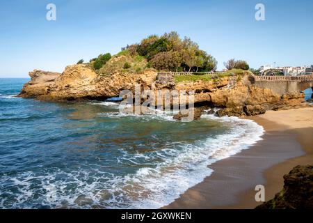 Felsen von Basta und am Meer. Stadt Biarritz, Frankreich Stockfoto