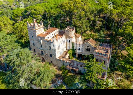 Burg Can Jaumar in Cabrils (Maresme) Spanien. Mittelalterlicher Typ. Erbaut 1923. Stockfoto