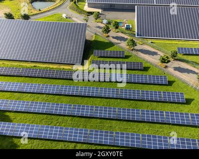Luftaufnahme eines Solarparks Stockfoto