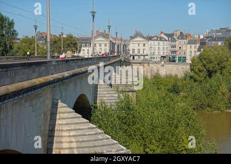 Orleans, Pont George V über die Loire // Orleans, George V Brücke über die Loire Stockfoto