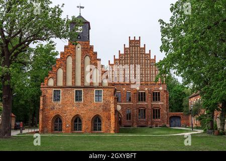 Zinna Kloster (Zinna) ist ein ehemaliges Zisterzienserkloster, an dessen Stelle heute das Dorf Kloster Zinna steht, das heute Teil des Klosters ist Stockfoto