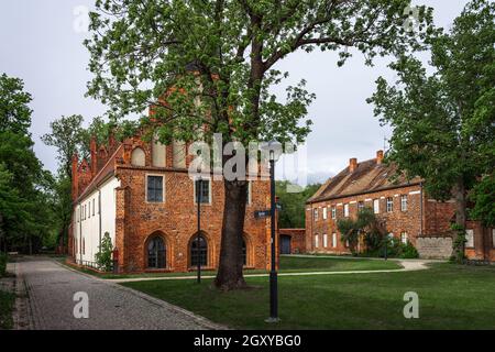 Zinna Kloster (Zinna) ist ein ehemaliges Zisterzienserkloster, an dessen Stelle heute das Dorf Kloster Zinna steht, das heute Teil des Klosters ist Stockfoto