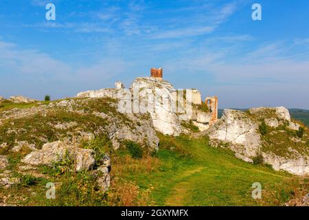 Ruinen der mittelalterlichen gotischen Burg Olsztyn auf dem polnischen Jura Hochland, Olsztyn, Schlesien, Polen Stockfoto