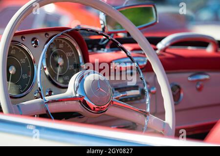 1960 Mercedes Benz 190 SL Lenkrad und Armaturenbrett Stockfoto