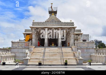 Vorderansicht des Shree Ashapura Mataji Tempels in Pune, einem der oberen Tempel in Kondhwa Khurd, Maharashtra Stockfoto