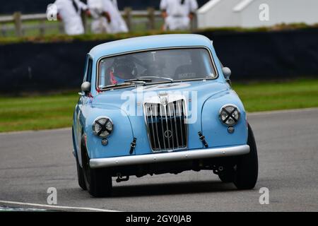 Alex Buncombe, Bruce Champman, MG Magnette ZB, St Mary’s Trophy Race, Teile 1 und 2, Limousinen, die zwischen 1950 und 1959 auf die Strecke fuhren, Goodwoo Stockfoto