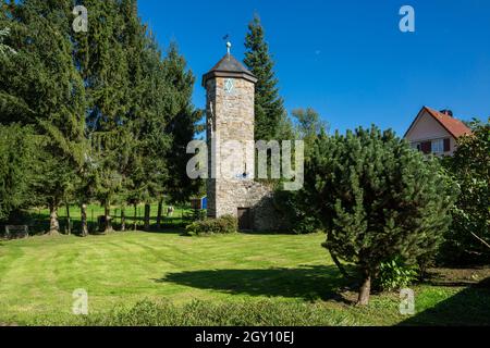 Deutschland, Heiligenhaus, Heiligenhaus-Hetterscheidt, Hetterscheidt-Abtskueche, Bergisches Land, Niederbergisches Land, Niederberg, Rheinland, Nordrhein-Westfalen, NRW, Alter Verteidigungsturm in Abtskueche, ehemaliges Schloss Hetterscheidt Stockfoto