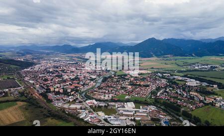 Luftaufnahme der Stadt Liptovsky Mikulas in der Slowakei Stockfoto