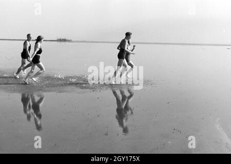 Urlauber auf der Nordseeinsel Juist, Deutschland 1930er Jahre. Urlauber auf der ostfriesischen Insel Juist, Deutschland 1930. Stockfoto