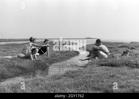 Urlauber auf der Nordseeinsel Juist, Deutschland 1930er Jahre. Urlauber auf der ostfriesischen Insel Juist, Deutschland 1930. Stockfoto