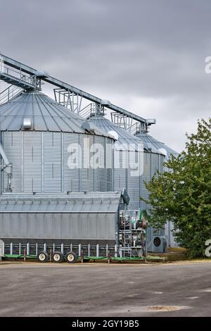 Silos bei Sanderumgaard; Fünen, Dänemark Stockfoto