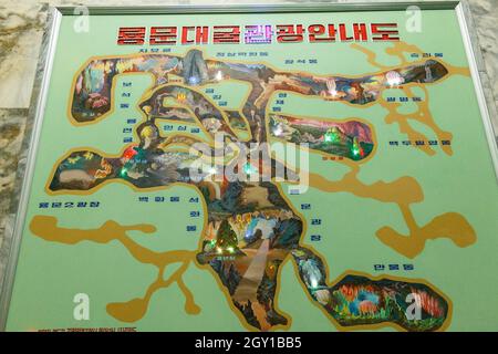 Provinz Nord-Pyongan, Nordkorea - 28. Juli 2014: Ryongmun Caves. Infogramm der Lage der Höhlen. Stockfoto