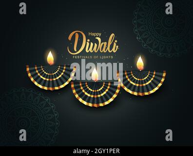 Indian Festival Happy Diwali mit Diwali Requisiten, Urlaub Hintergrund, Diwali Feier Grußkarte, Vektor-Illustration Design. Stock Vektor