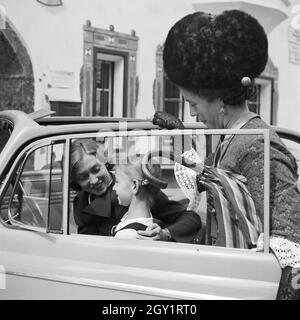 Mit Dem Opel Olympia Unterwegs in der Wachau in Österreich, Deutschland, 1930er Jahre. Auf der Straße mit einem Opel Modell Olympia im Bereich Wachau in Österreich, Deutschland der 1930er Jahre. Stockfoto