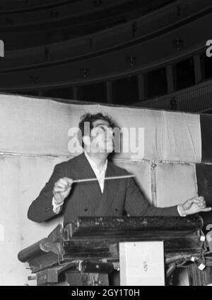 Vorbereitung einer Aufführung an der Oper, Deutschland 1940er Jahre. Vorbereitung einer Opernaufführung, Deutschland 1940er Jahre. Stockfoto