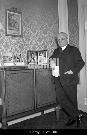 Vorbereitung einer Aufführung an der Oper, Deutschland 1940er Jahre. Vorbereitung einer Opernaufführung, Deutschland 1940er Jahre. Stockfoto