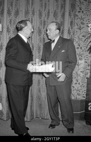 Vorbereitung einer Aufführung an der Oper, Deutschland 1940er Jahre. Vorbereitung einer Opernaufführung, Deutschland 1940er Jahre. Stockfoto