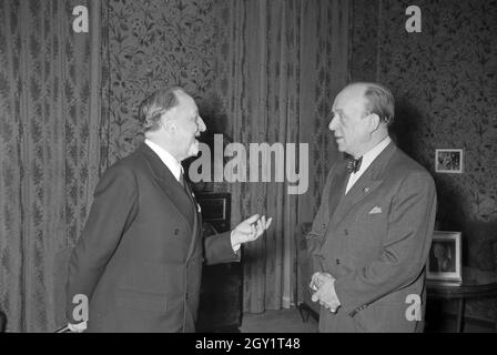 Vorbereitung einer Aufführung an der Oper, Deutschland 1940er Jahre. Vorbereitung einer Opernaufführung, Deutschland 1940er Jahre. Stockfoto