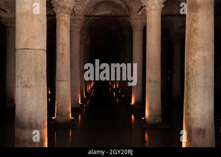 Istanbul, Türkei; 26. Mai 2013: Innenansicht der Basilika Zisterne. Stockfoto