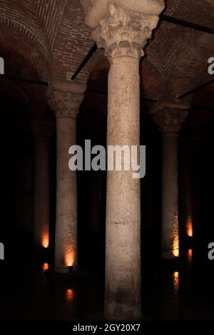 Istanbul, Türkei; 26. Mai 2013: Innenansicht der Basilika Zisterne. Stockfoto