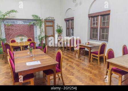 PYIN OO LWIN, MYANMAR - 29. NOVEMBER 2016: Speisesaal des Orchid Hotel Nan Myaing in Pyin Oo Lwin, Myanmar Stockfoto