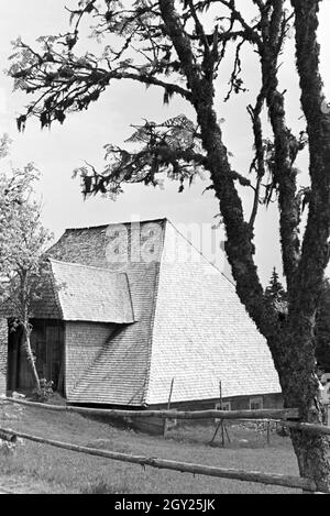 Ein altes Haus im Schwarzwald, Deutschland 1930er Jahre. Ein altes Haus im Schwarzwald, Deutschland der 1930er Jahre. Stockfoto