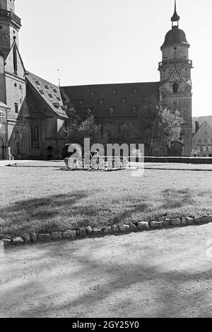 Stadtkirche in Freudenstadt, eine der seltenen Winkelkirchen, Deutsches Reich 30er Jahre. Die Pfarrkirche in Freudenstadt, einer der wenigen rechteckigen Kirchen, Deutschland 1930. Stockfoto