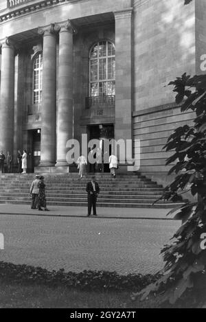 Das Opernhaus des Stuttgarter Staatstheaters, Deutschland 1930er Jahre. Das Opernhaus der Staatstheater Stuttgart, Deutschland 1930. Stockfoto