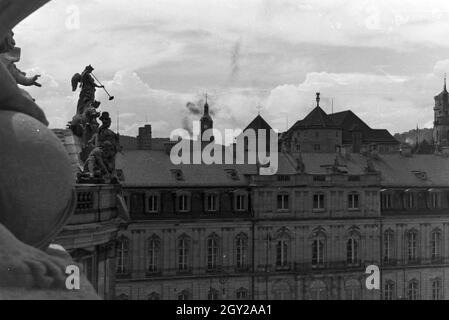 Blick in den Ehrenhof des Neuen strapaziert in Stuttgart, Deutschland, 1930er Jahre. Blick auf den Innenhof des Neuen Schlosses in Stuttgart, Deutschland 1930. Stockfoto