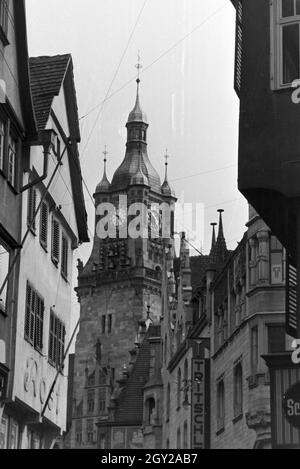 Der Turm des alten Stuttgarter Rathauses, das im Zweiten Weltkrieg zerstört wurde, Deutschland 1930er Jahre. Der Turm der alten Rathaus Stuttgart, die während des Zweiten Weltkrieges zerstört wurde, Deutschland 1930. Stockfoto