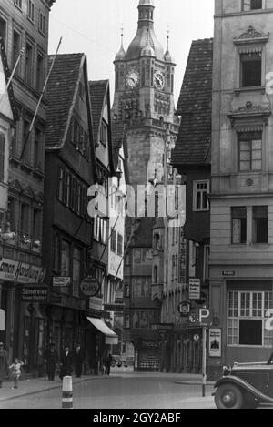 Der Turm des alten Stuttgarter Rathauses, das im Zweiten Weltkrieg zerstört wurde, Deutschland 1930er Jahre. Der Turm der alten Rathaus Stuttgart, die während des Zweiten Weltkrieges zerstört wurde, Deutschland 1930. Stockfoto