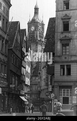 Der Turm des alten Stuttgarter Rathauses, das im Zweiten Weltkrieg zerstört wurde, Deutschland 1930er Jahre. Der Turm der alten Rathaus Stuttgart, die während des Zweiten Weltkrieges zerstört wurde, Deutschland 1930. Stockfoto