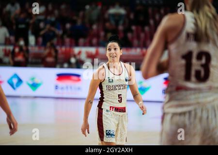 Venedig, Italien. Oktober 2021. Debora Carangelo (Umana Reyer Venezia) während Umana Reyer Venezia gegen KSC Szekszard, Basketball Euroleague Women Championship in Venedig, Italien, Oktober 06 2021 Quelle: Independent Photo Agency/Alamy Live News Stockfoto