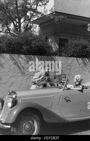 Ein Ausflug mit dem Auto nach Stuttgart, Deutschland 1930er Jahre. Ein Auto Reise nach Stuttgart, Deutschland 1930. Stockfoto