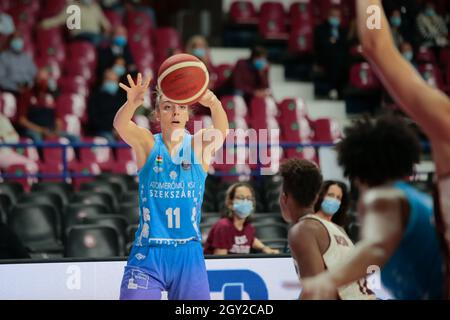 Venedig, Italien. Oktober 2021. Manyoky Reka (KSC Szekszard) während Umana Reyer Venezia gegen KSC Szekszard, Basketball Euroleague Women Championship in Venedig, Italien, Oktober 06 2021 Quelle: Independent Photo Agency/Alamy Live News Stockfoto